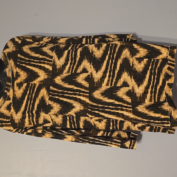 Chicos Rayon Tribel Raw Edge V Neck 3/4 Sleeve Shirt Top - Picture 4 of 6